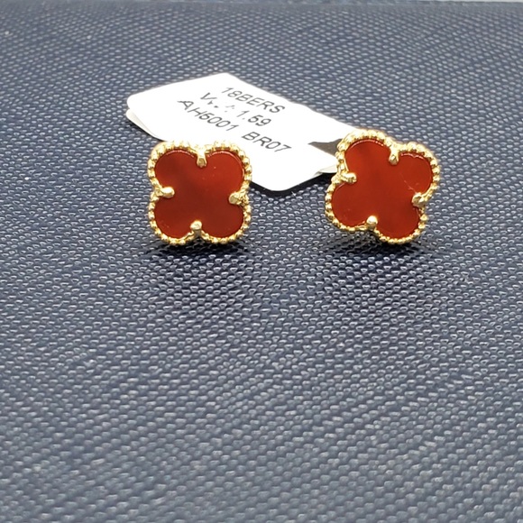 Jewelry - 18k solid gold Red carnelian clover earrings